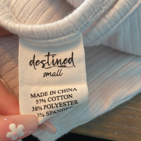 White, tank top, crop top, like new - Picture 2 of 2